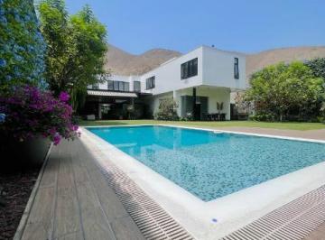 Casa · 982m² · 4 Dormitorios · 4 Estacionamientos · Vendo Linda Casa en Calle El Herraje N 1xx, Urb. Rinconada Baja, La Molina.