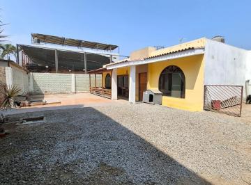 Local comercial · 140m² · 2 Dormitorios · 4 Estacionamientos · Casa en Amplio Terreno en Lurín – Huertos de Lurín Ideal Para Vivienda, Empresa, Almacén o Inversión