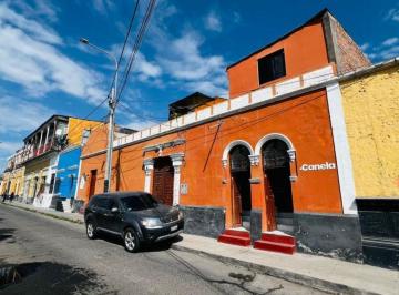 Casa de 3 habitaciones, Arequipa · Propiedad en Venta en Cercado de Arequipa