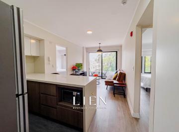 Departamento · 62m² · 2 Dormitorios · 1 Estacionamiento · San Isidro Empresarial | Full Amoblado | Áreas Comunes en Rooftop
