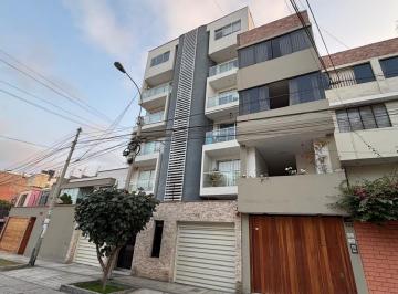 Departamento · 115m² · 3 Dormitorios · 1 Estacionamiento · Departamento Duplex en Venta en Surquillo