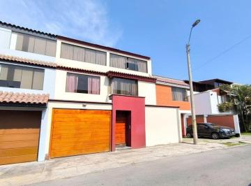 Casa de 4 habitaciones, Lima · Vendo Casa de 4 Pisos con Cochera en Santiago de Surco