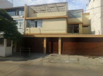 Casa de 3 habitaciones, Lima · Vendo Casa de 350 m² en Surco Oportunidad Única