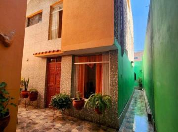Casa de 5 habitaciones, Arequipa · Casa con 187 m² Terreno y 5 Recámaras en Venta en Rio Seco