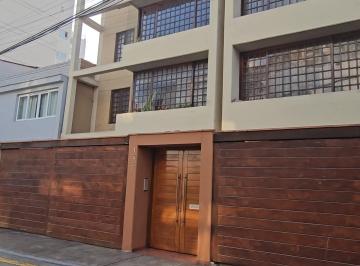 Departamento de 4 habitaciones, Lima · Duplex a Media Cuadra del Malecon en Miraf 3 Dorm.