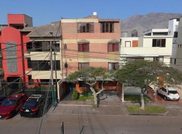 Departamento · 84m² · 2 Dormitorios · 1 Estacionamiento · :frente a Parque - Primer Piso - Patio y Terraza con Parrilla - Zona Cerrada