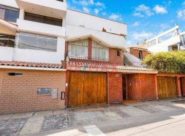 Departamento · 112m² · 3 Dormitorios · Vendo Amplio Departamento Frente a Parque en Mayorazgo - Ate