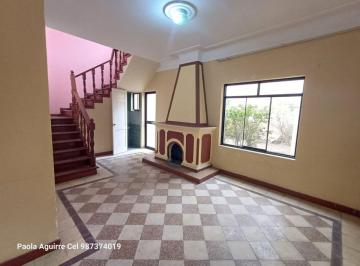 Casa de 3 habitaciones, Lima · Alquilo Casa de 2 Pisos Zona Centrica de San Isidro/ 1 Cochera Cerrada + 2 Abiertas