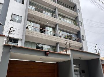 Departamento de 4 habitaciones, Lima · Surco Duplex en Ocasion