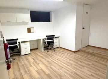 Oficina comercial , Lima · Vendo Oficina Primer Piso, Vista Exterior a Dos Cuadras de Pedro Venturo - Surco!