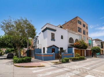 Casa · 169m² · 3 Dormitorios · 1 Estacionamiento · Casa en Esquina en Venta Magdalena Nueva