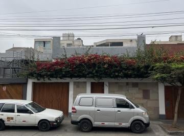 Casa · 250m² · 4 Dormitorios · 2 Estacionamientos · Alquilo Casa en San Borja Cerca Wong Chacarrilla