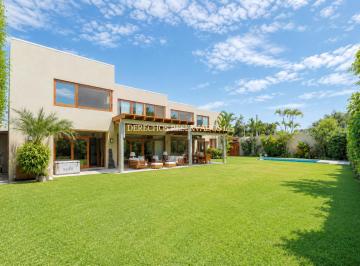 Casa de 4 habitaciones, Lima · Linda Casa en Rinconada Baja de 950 m²