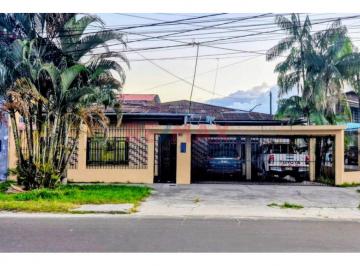 Casa de 6 habitaciones, Maynas · Se Vende Casa