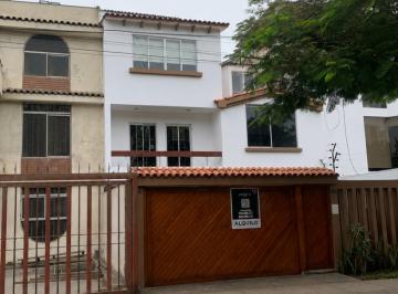 Casa de 9 habitaciones, Lima · Alquiler – Casa Remodelada en Surco 284 m²