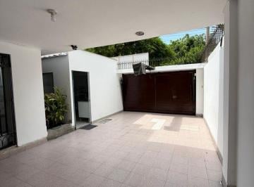 Casa de 4 habitaciones, Lima · Vendo Casa Frente a Loma Amarilla en Santiago de Surco!