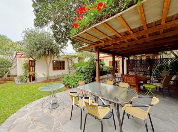 Casa · 662m² · 3 Dormitorios · 3 Estacionamientos · A Pasos del Cc La Planicie - Casa en Condominio Privado
