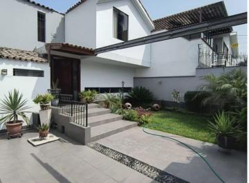 Casa de 3 habitaciones, Lima · Hermosa Casa Ubicadisima Finos Acanados