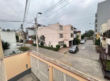 Casa de 3 habitaciones, Lima · Venta de Casa Para Remodelar, Frente a La Huaca Pucllana