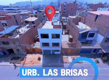 Ubicación estratégica · Casa de 3 Pisos + Aires con Cochera y 4 Minidepartamentos – Santa Clara