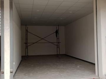 Local comercial · 40m² · En Estreno Alquiler de Tienda Zona Altamente Comercial - Outlet - Vulcano - Ate