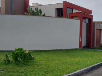 Casa de 4 habitaciones, Lima · En Venta Linda Casa en La Encantada de Villa