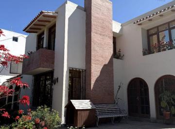 Casa de 4 habitaciones, Arequipa · Inversionista Propiedad de 801 m² en Challapampa Cerro Colorado