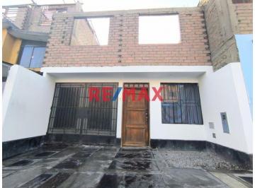 Casa de 2 habitaciones, Lima · Se Vende Casa a un Paso de Parque y a Minutos de La Estacion de Tren Electrico