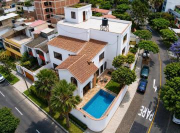 Casa · 300m² · 3 Dormitorios · 2 Estacionamientos · Venta Hermosa Casa en San Borja