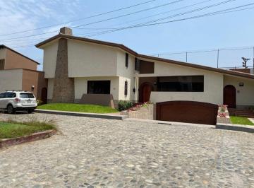 Casa de 3 habitaciones, Lima · Buena Casa en Alq. en Surco - Muy Cerca a La Univ. de Lima