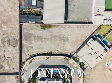 Terreno / Lote · 809m² · 2 Estacionamientos · Terreno en La Molina