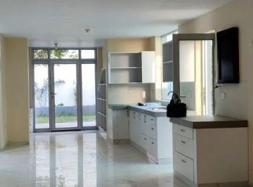 Casa de 4 habitaciones, Arequipa · Amplia Casa en Alquiler en Av Cerca Al Club Internacional
