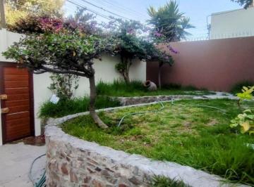 Casa de 4 habitaciones, Arequipa · Amplia Casa en Alquiler en Av Cerca Al Club Internacional