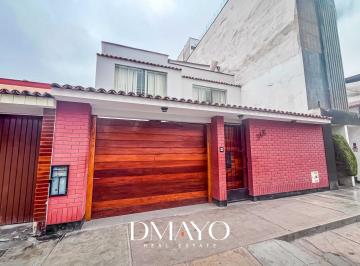 Casa · 220m² · 5 Dormitorios · 1 Estacionamiento · Se Alquila Casa Para Uso de Oficina - Empresas