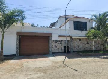 Departamento de 3 habitaciones, Ica · Se Alquila Dpto. en La Residencial La Angostura - Piso 2