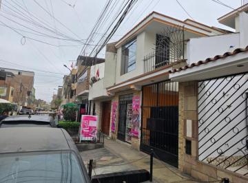 Local comercial · 198m² · 1 Estacionamiento · Venta de Casa Como Local Comercial