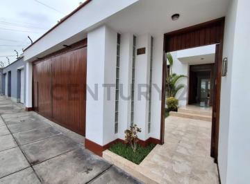 Casa · 550m² · 4 Dormitorios · 5 Estacionamientos · Casa Para Alquiler en San Borja