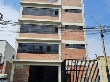 Local comercial · 332m² · Alquilo Local Comercial o Para Oficina, 2do Piso, Vista a Calle, 2 Cuadras de La Nueva Via Expresa