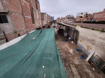 Casa · 813m² · 3 Dormitorios · Venta de Terreno Industrial en Surquillo
