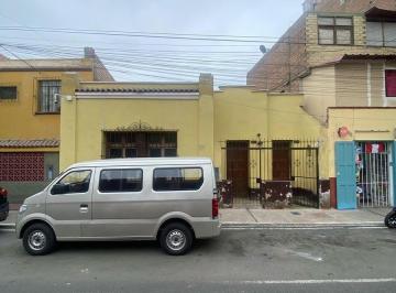 Casa · 258ha · 4 Dormitorios · Venta de Casa Como Terreno en Barranco