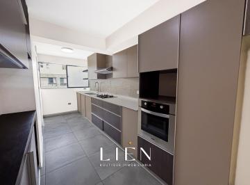 Departamento · 101m² · 3 Dormitorios · Venta de Departamento en Miraflores de 3 Dorm. con Cocina Remodelada