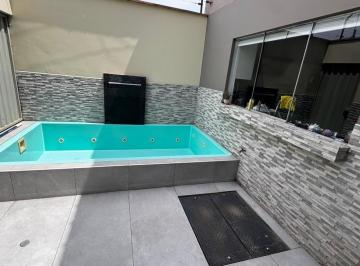 Departamento · 142m² · 3 Dormitorios · 2 Estacionamientos · Casa en Venta en La Molina en El Sol, Moderna con Piscina y Acabados de Lujo