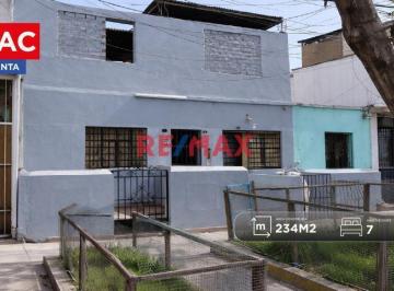 Casa · 67m² · 7 Dormitorios · Venta de Casa de 233.84 m² Urb. La Florida Rimac