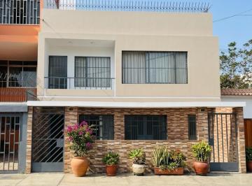 Casa · 294m² · 7 Dormitorios · Casa en Ginocchio, San Joaquin, Bellavista