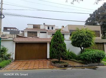 Casa de 4 habitaciones, Lima · Se Vende Casa Bien Ubicada y Remodelada en Santiago de Surco