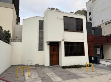 Casa · 197m² · 8 Dormitorios · 3 Estacionamientos · Alquiler de Casa Para Vivienda U Oficinas San Isidro Cerca Carnaval y Moreyra