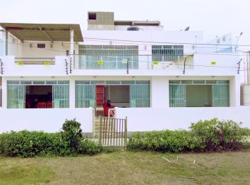 Casa · 297m² · 8 Dormitorios · 3 Estacionamientos · Casa en Ancon Miramar
