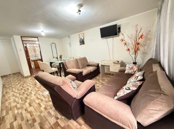 Casa · 183m² · 5 Dormitorios · 1 Estacionamiento · Casa en El Tambo