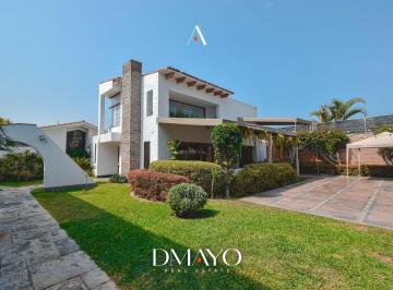 Casa · 276m² · 4 Dormitorios · 4 Estacionamientos · Venta de Casa con 02 Bungalows Independientes