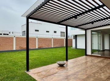 Casa de 4 habitaciones, Lima · Casa en Alquiler en El Sol de La Molina Completamente Remodelada